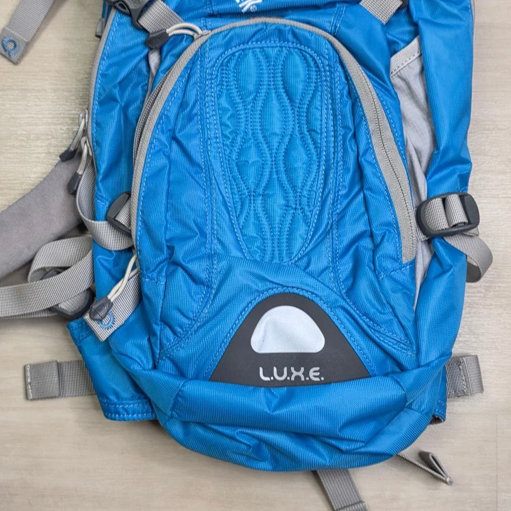 CamelBak LUXE Blue Grey Hydration Backpack Mountain Bike Hiking Air Director